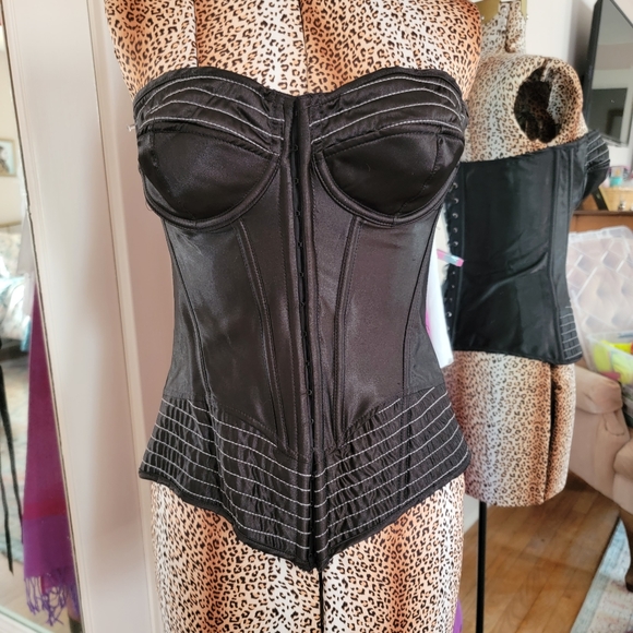 VINTAGE FREDERICK'S OF HOLLYWOOD BLACK SATIN CORSET - Picture 2 of 10